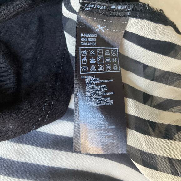 FOREVER 21 Women’s Short Sleeve Blouse size L, Black front and Stripes back - Picture 7 of 9
